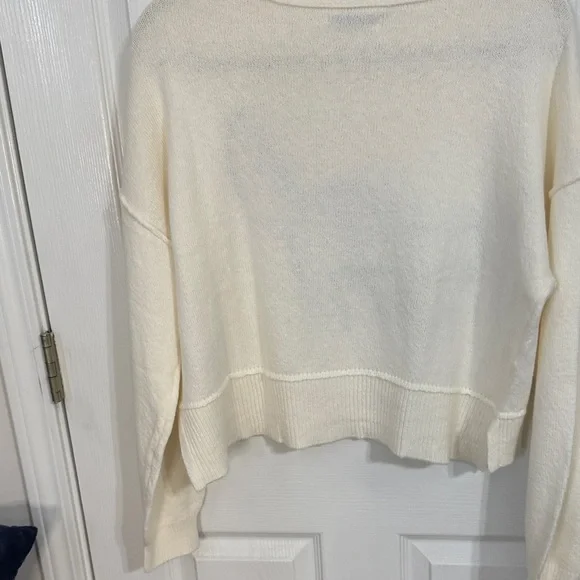 American Eagle Outfitters Cream Sweater with Black Cat - Picture 4 of 4